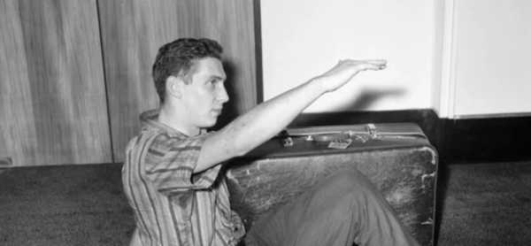 Минута отдыха История мужчины, который отправил себя почтой из Австралии в Англию Интересное 