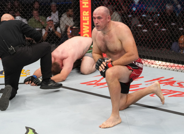 Минута отдыха Легенда UFC из России возвращается в клетку. Может, не надо? Спорт 