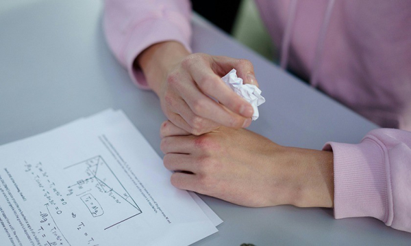 Минута отдыха «50 баллов — это вовсе не двоечник». Такой проходной балл оставили для 10% платных направлений Дети 