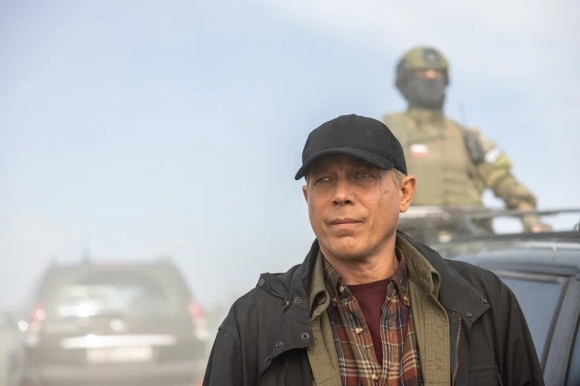 Минута отдыха «Свои»: в онлайн-прокат вышла пронзительная драма о волонтёрах, под огнём спасавших мирных жителей Мариуполя Культура 