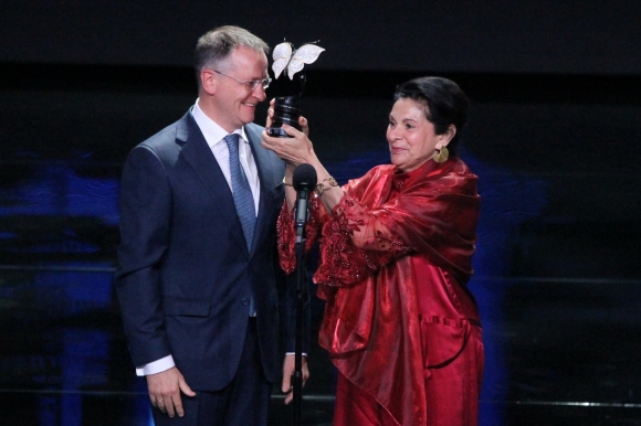 Минута отдыха Бриллиантовая бабочка: Китай принял эстафету после Москвы Культура 