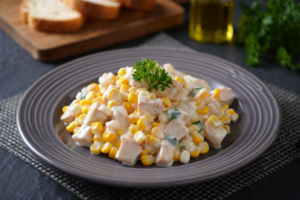 Минута отдыха Как приготовить вкусный салат с курицей, сыром и кукурузой за 15 минут? Интересное 