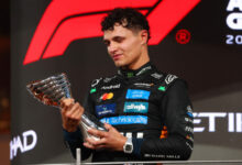 Минута отдыха Чемпион «Формулы‑1» Норрис: «Это был долгий путь. Потрясающее ощущение. Теперь я немного понимаю, что чувствует Ферстаппен» Спорт 