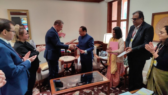 Минута отдыха Сотрудничество России и Индии в медицине выходит на новый стратегический уровень Полезности сотрудничество соглашение Российско-индийский бизнес-форум наука министром здравоохранения и благосостояния семьи Республики Индия Шри Джагатом Пракаш Надда министр здравоохранения РФ Михаил Мурашко медицинское образование здравоохранение Минута отдыха Сотрудничество России и Индии в медицине выходит на новый стратегический уровень Полезности сотрудничество соглашение Российско-индийский бизнес-форум наука министром здравоохранения и благосостояния семьи Республики Индия Шри Джагатом Пракаш Надда министр здравоохранения РФ Михаил Мурашко медицинское образование здравоохранение