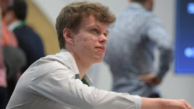 Минута отдыха У Карлсена сорвало башню после поражения от россиянина. За такое надо выгнать с чемпионата мира. Видео Спорт Минута отдыха У Карлсена сорвало башню после поражения от россиянина. За такое надо выгнать с чемпионата мира. Видео Спорт