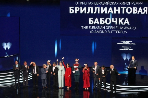 Минута отдыха Бриллиантовая бабочка: Китай принял эстафету после Москвы Культура 