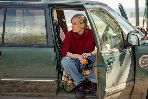 Минута отдыха «Свои»: в онлайн-прокат вышла пронзительная драма о волонтёрах, под огнём спасавших мирных жителей Мариуполя Культура 