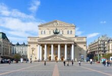 Минута отдыха Фарс в трёх актах с мытьём полов: телеведущая ответила Цискаридзе новым декольте Культура 