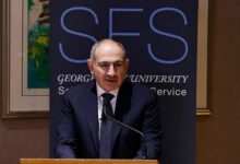 Минута отдыха Стулья Пашиняна: Почему Ереван дал заднюю по железным дорогам? Политика 