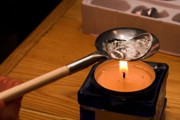 Минута отдыха От скоростного поедания винограда до купания в ледяной воде: 9 необычных новогодних традиций разных стран Интересное 