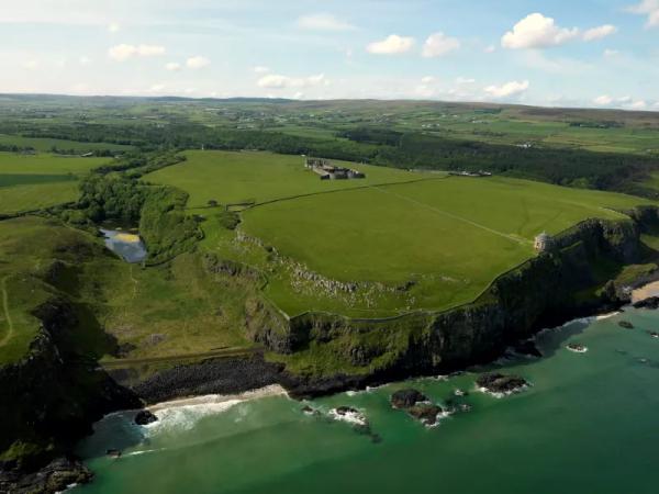 Минута отдыха Храм Массенден: наследие эксцентричного графа-епископа на краю пропасти Интересное 