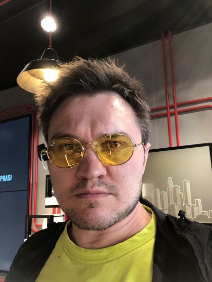 Минута отдыха «Гамлет» в зеркале цифрового мира: Андрей Черкасов о смелом переосмыслении Шекспира театром «Кашемир» Культура 