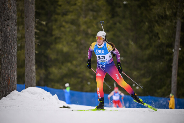 Минута отдыха Списанная биатлонистка из России разнесла чемпионок в Европе. И взяла медаль в первой же гонке сезона Спорт Минута отдыха Списанная биатлонистка из России разнесла чемпионок в Европе. И взяла медаль в первой же гонке сезона Спорт