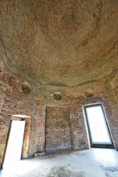 Минута отдыха Храм Массенден: наследие эксцентричного графа-епископа на краю пропасти Интересное 