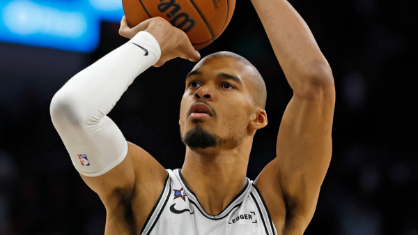 Минута отдыха Дабл‑дабл Вембаньямы помог «Сан‑Антонио» обыграть «Юту» в матче НБА Спорт Минута отдыха Дабл‑дабл Вембаньямы помог «Сан‑Антонио» обыграть «Юту» в матче НБА Спорт