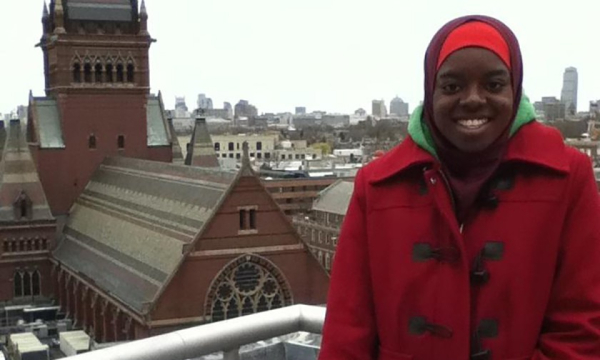 Минута отдыха Пошла в школу позже братьев, но поступила в Гарвард в 15 лет. История девочки из многодетной семьи Дети 