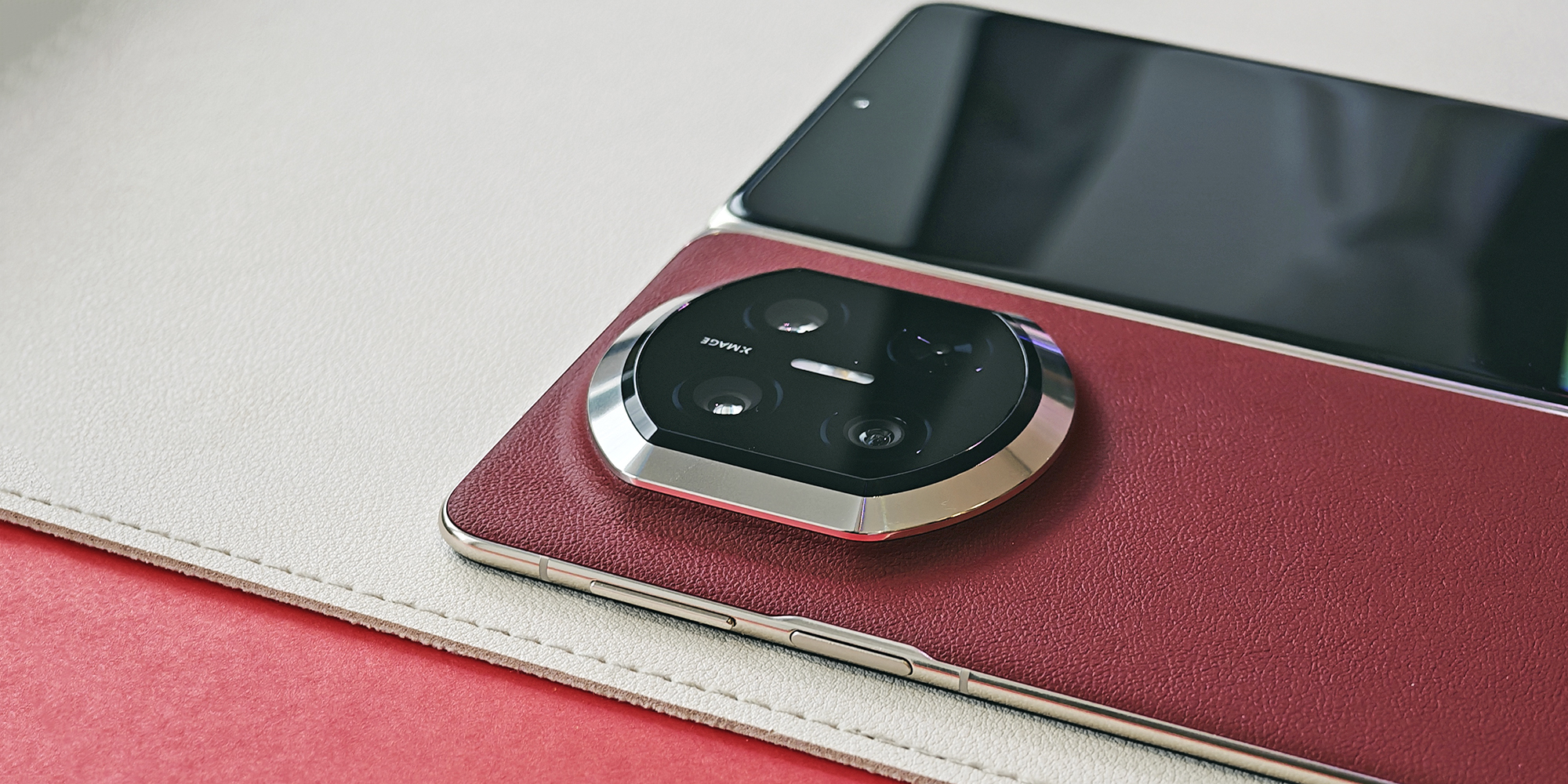 Обзор Huawei Mate X7 — компактного и надёжного складного смартфона Обзор Huawei Mate X7 — компактного и надёжного складного смартфона