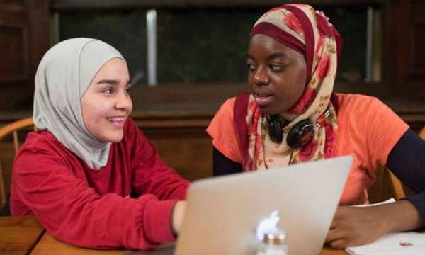 Минута отдыха Пошла в школу позже братьев, но поступила в Гарвард в 15 лет. История девочки из многодетной семьи Дети 