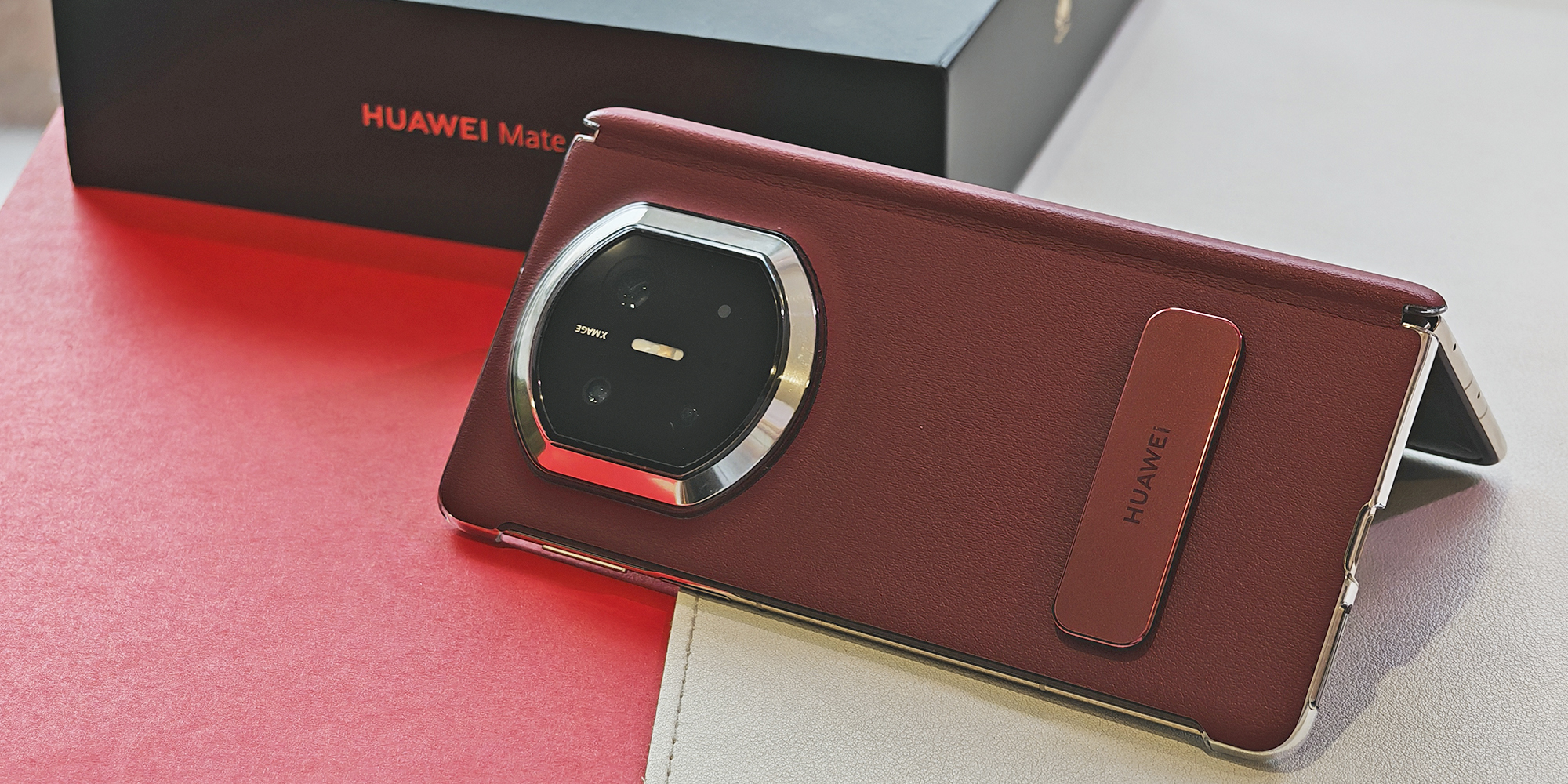 Обзор Huawei Mate X7 — компактного и надёжного складного смартфона Обзор Huawei Mate X7 — компактного и надёжного складного смартфона