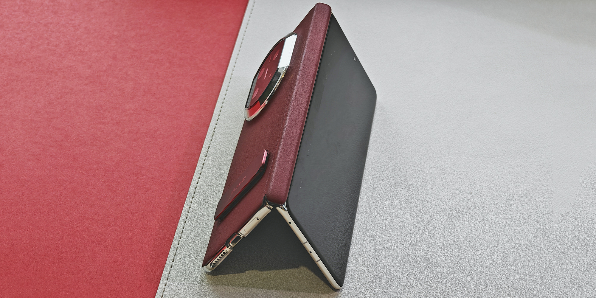 Обзор Huawei Mate X7 — компактного и надёжного складного смартфона Обзор Huawei Mate X7 — компактного и надёжного складного смартфона