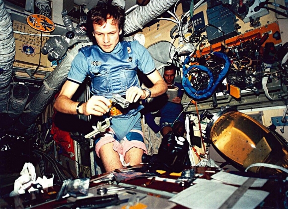 Минута отдыха Космонавт Сергей Авдеев: Мы должны выходить живыми из любой сложной ситуации История 