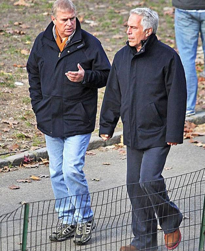 Минута отдыха «Худшее ещё впереди»: биографы о судьбе принца Эндрю после публикации компрометирующих фото с Эпштейном В мире Минута отдыха «Худшее ещё впереди»: биографы о судьбе принца Эндрю после публикации компрометирующих фото с Эпштейном В мире