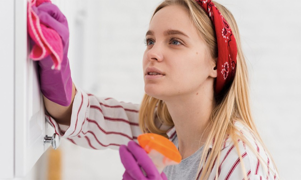 Минута отдыха «Моя 15-летняя дочь ничего не умеет — даже помыть пол». Как я приучала подросших детей к домашним обязанностям Дети 