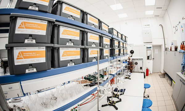 Минута отдыха Среди его учеников — 50 призеров и победителей Всероса. Учитель химии Сергей Яшкин Дети Минута отдыха Среди его учеников — 50 призеров и победителей Всероса. Учитель химии Сергей Яшкин Дети