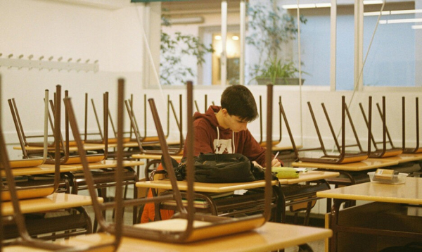 Минута отдыха В России все меньше школьников переходят в 10-й класс — растет популярность колледжей. Главное Дети Минута отдыха В России все меньше школьников переходят в 10-й класс — растет популярность колледжей. Главное Дети