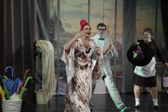 Минута отдыха В ЦДРИ покажут красивую комедию «Игра в любовь или Непристойное предложение» с участием Эльвиры Болговой и Прохора Дубравина Культура 