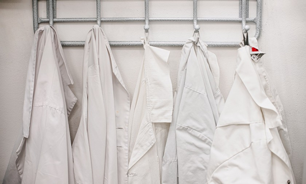 Минута отдыха Среди его учеников — 50 призеров и победителей Всероса. Учитель химии Сергей Яшкин Дети Минута отдыха Среди его учеников — 50 призеров и победителей Всероса. Учитель химии Сергей Яшкин Дети