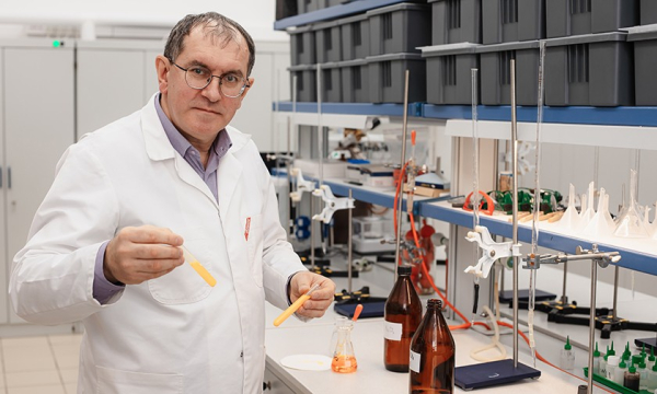 Минута отдыха Среди его учеников — 50 призеров и победителей Всероса. Учитель химии Сергей Яшкин Дети Минута отдыха Среди его учеников — 50 призеров и победителей Всероса. Учитель химии Сергей Яшкин Дети