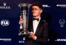 Минута отдыха Ландо Норрис получил чемпионский кубок «Формулы‑1» на церемонии в Ташкенте Спорт 