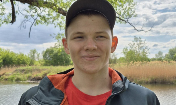 Минута отдыха «Не думал, что онкопрепарат понадобится мне самому». Победитель Всероса по биологии заболел лейкозом Дети 