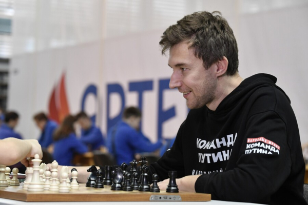 Минута отдыха «Сломить меня не получится». Российскому чемпиону вернули флаг… всего на два дня Спорт 