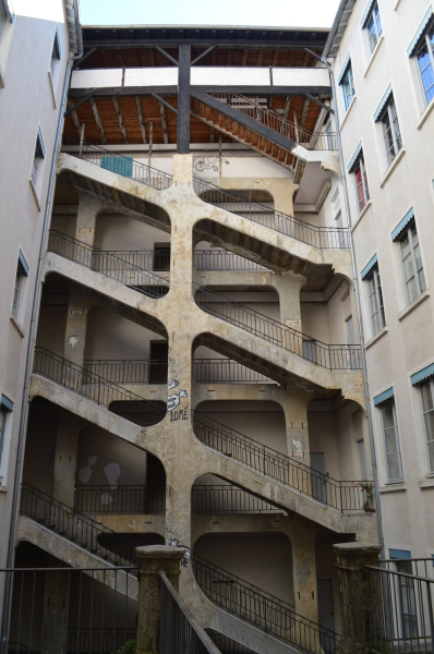 Минута отдыха Тайные шёлковые лабиринты, спасшие Лион в древности и ставшие изюминкой современности Интересное 