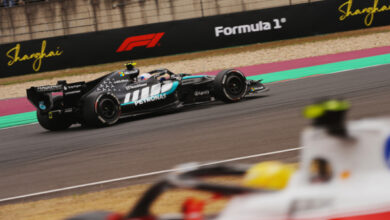 Минута отдыха Антонелли одержал дебютную победу в «Формуле‑1» в Китае, Хэмилтон впервые попал в топ‑3 за рулем «Феррари» Спорт 