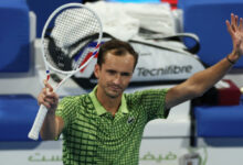 Минута отдыха Медведев стал победителем теннисного турнира в Дубае после снятия Грикспура Спорт 