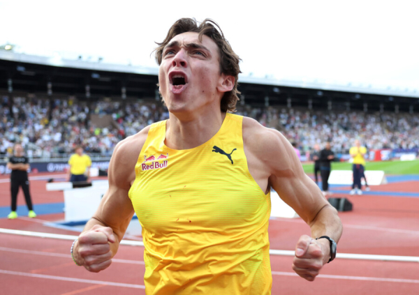 Минута отдыха Дюплантис установил 15-й мировой рекорд за шесть лет. Он вообще человек? Спорт Минута отдыха Дюплантис установил 15-й мировой рекорд за шесть лет. Он вообще человек? Спорт