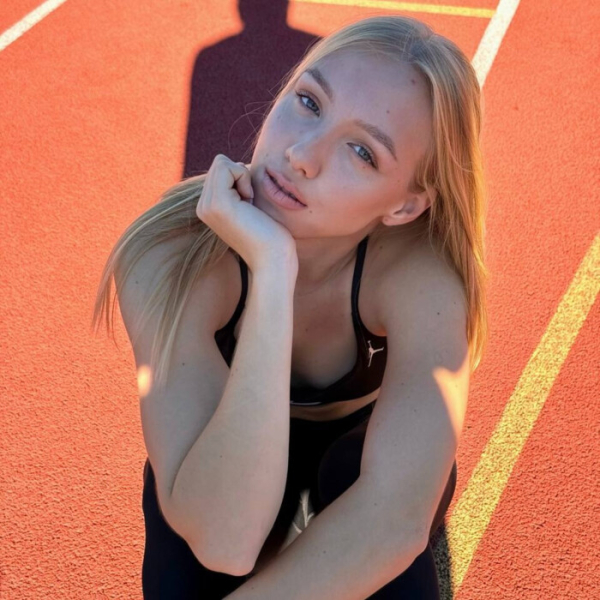 Минута отдыха Бежавшую из России спортсменку кинули за границей. А как радовалась паспорту! Спорт 