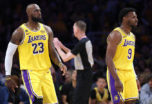 Минута отдыха «Это, наверное, самое безумное, что случалось со мной в карьере». Леброн Джеймс — об игре с сыном в матче плей‑офф НБА Спорт 