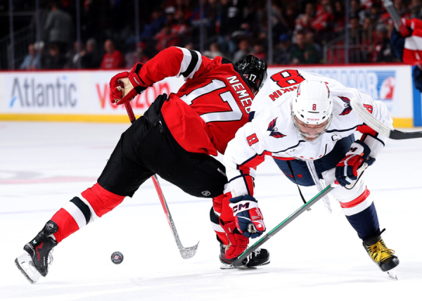 Минута отдыха «Начинает раздражать». Овечкина назначили крайним после провала «Вашингтона» Спорт 