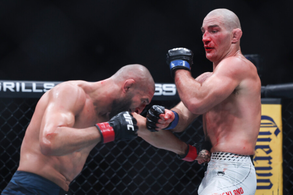 Минута отдыха Сенсация года в UFC! Скандальный американец отобрал титул у Чимаева Спорт 