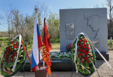 Минута отдыха «Комбат» возвращается в строй: добровольцы бригады «Волки» подняли из забвения братскую могилу легендарного политрука Армия 