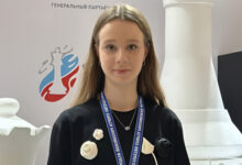 Минута отдыха Какая смелая девочка! Россиянка отпраздновала победу на чемпионате мира с флагом на плечах Спорт 