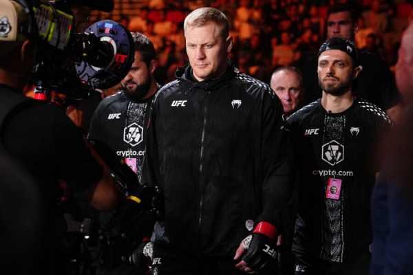 Минута отдыха Россиянин вырубил дерзкого бразильца на UFC! Справился за 39 секунд Спорт 