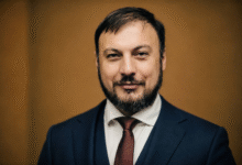 Минута отдыха Наследники Лавленцева: кто контролирует финансовые потоки крупнейших федеральных строек после ухода осужденного за мошенничество и растрату на 3,3 миллиардов топ-менеджера Общество 