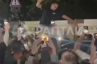 Минута отдыха Во Львове бунт местных жителей против беспредела ТЦК власти разгоняли стрельбой Политика Минута отдыха Во Львове бунт местных жителей против беспредела ТЦК власти разгоняли стрельбой Политика