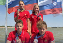 Минута отдыха Россияне завоевали серебро в эстафете на чемпионате Европы по плаванию на открытой воде среди юниоров Спорт 