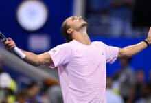 Минута отдыха Зверев в пяти сетах победил Сонего в первом раунде US Open Спорт 